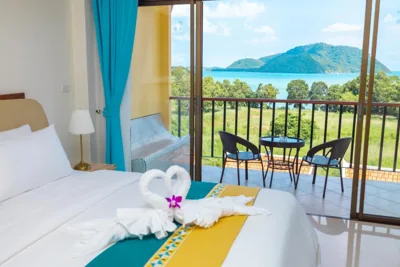 Habitación familiar con vistas al mar — Kana Hotel Phuket普吉岛卡娜酒店